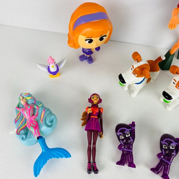 Lot of Toy Figures Scooby Disney Secret Life of Pets Luca Pretend Play Figures - Picture 2 of 6